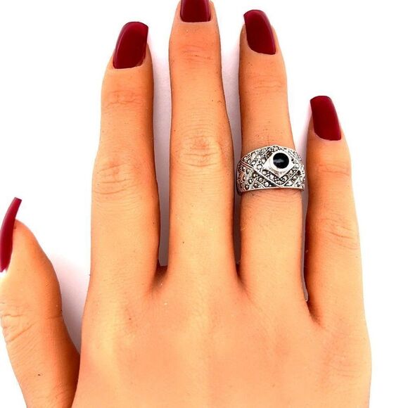 Bold Onyx/Marcasite Sterling Silver 925 Ring - Picture 9 of 10